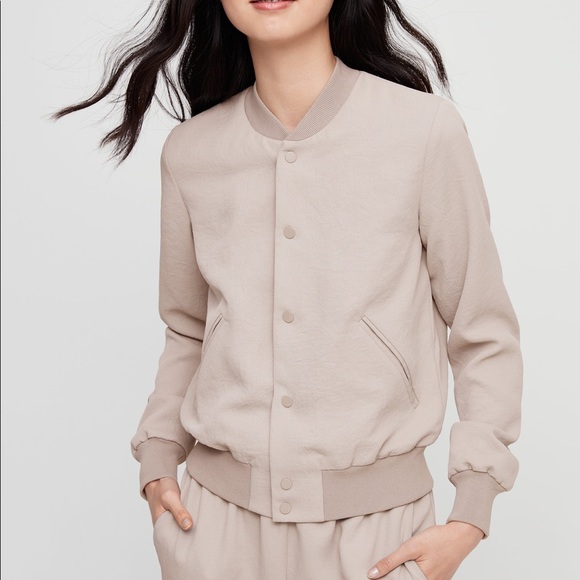 Aritzia Wilfred Poussin Bomber Jacket - Picture 3 of 10